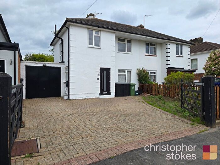 3 Bedroom Semi-detached House For Sale In The Chase, Goffs Oak, Waltham Cross, Hertfordshire, EN7