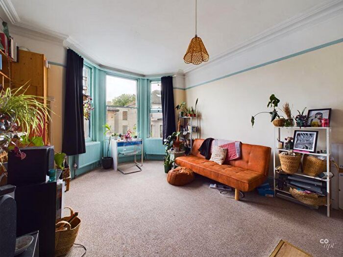 2 Bedroom Apartment To Rent In York Villas, Brighton, BN1