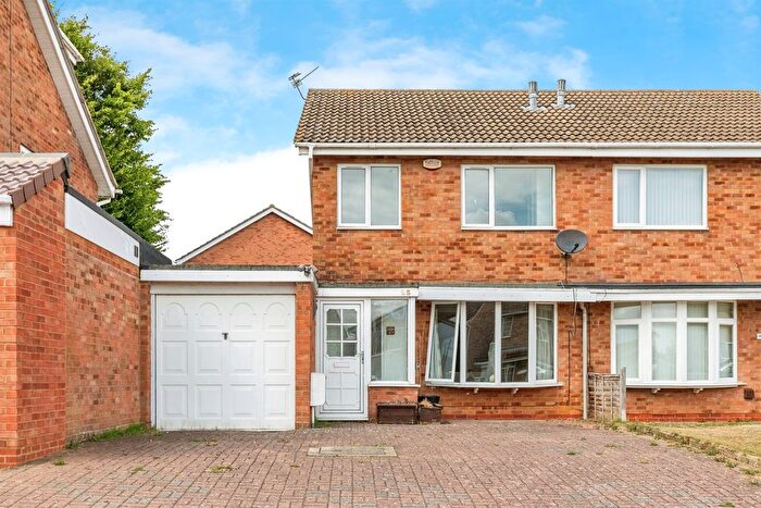 3 Bedroom Semi-detached House For Sale In Oakley Drive, Wellingborough, NN8