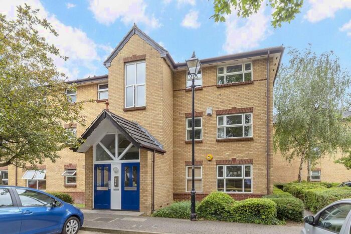 2 Bedroom Flat To Rent In Monmouth Close, London, W4