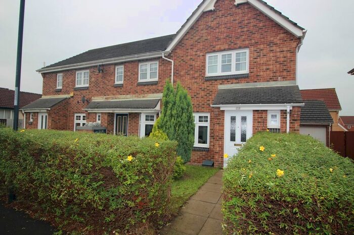 2 Bedroom End Of Terrace House To Rent In Chesters Avenue, Longbenton, Newcastle Upon Tyne, NE12