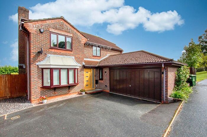 4 Bedroom Detached House For Sale In Kenilworth Gardens, West End, Southampton, SO30