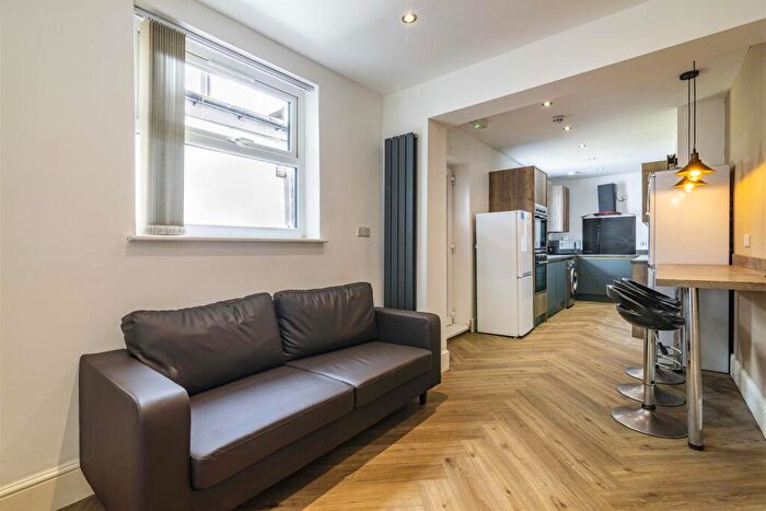 6 Bedroom Terraced House To Rent In Radford Boulevard, Nottingham, NG7