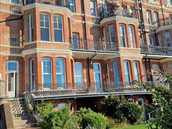 2 Bedroom Flat To Rent In Knoll Road, Bexhill On Sea, TN40