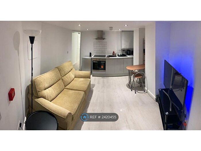 2 Bedroom Flat To Rent In St Andrews Road North, Lytham St Annes, FY8