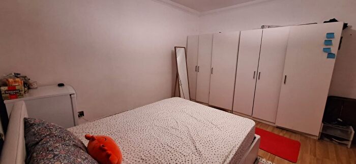 Studio To Rent In Unwin Avenue, Feltham, Greater London, TW14