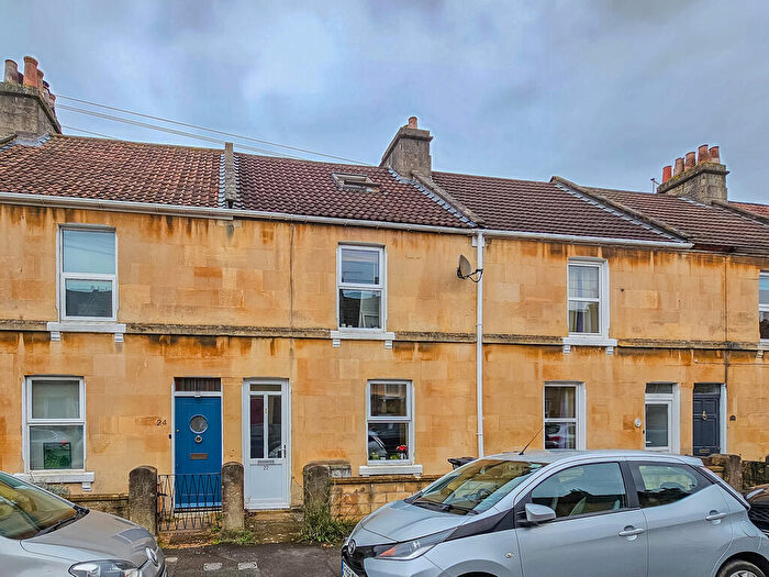 4 Bedroom Terraced House To Rent In Albany Road, Bath - Student House, BA2