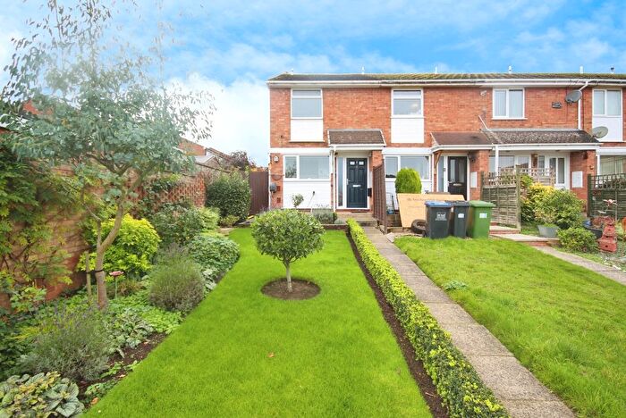 2 Bedroom End Terrace House For Sale In Burrows Close, Leamington Spa, Warwickshire, CV31