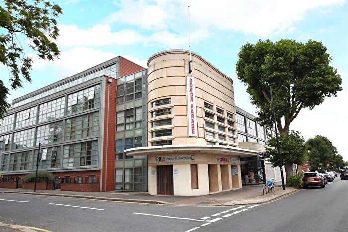 2 Bedroom Flat To Rent In London Road, Middlesex, TW7