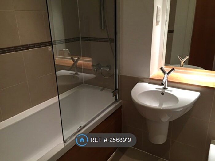 1 Bedroom Flat To Rent In Clapham Road, London, SW9