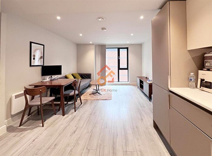 1 Bedroom Flat For Sale In St Martin's Place, Broad Street, Birmingham, B15