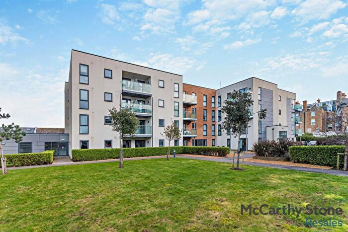 1 Bedroom Apartment For Sale In Neptune House, Heene Road, Worthing, Sussex, BN11