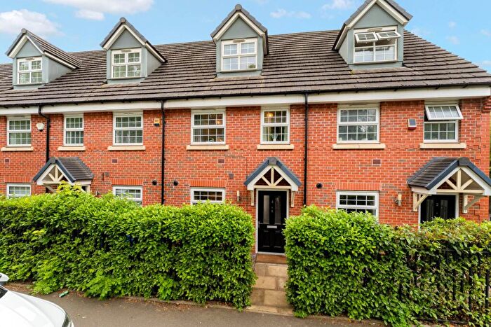 3 Bedroom Town House For Sale In Weaste Lane, Salford, M6