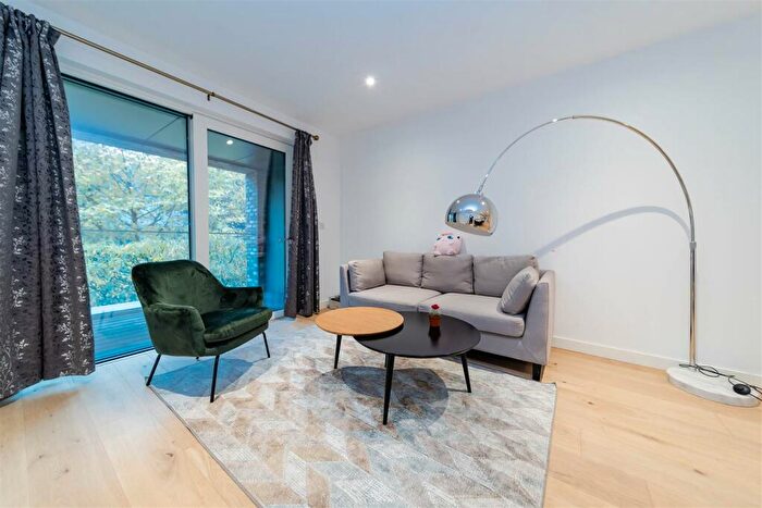 2 Bedroom Flat To Rent In Eyre Court, Pentonville Road, London, N1