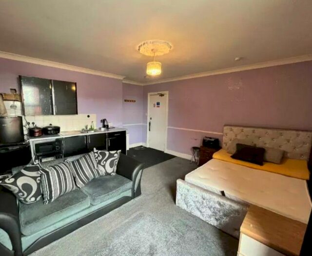 2 Bedroom Flat To Rent In Infirmary Road, Blackburn, BB2