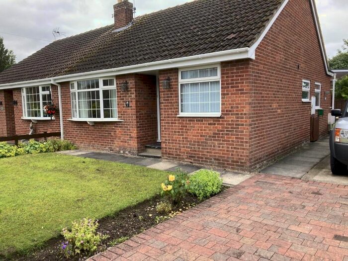 2 Bedroom Property To Rent In Crawford Close, Tockwith, York, YO26
