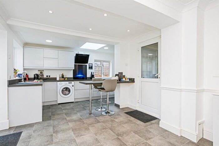 3 Bedroom Semi Detached House For Sale In Snell Hatch, Crawley, RH11