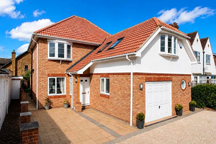 5 Bedroom Detached House For Sale In Mount Pleasant Lane, Bricket Wood, St. Albans, AL2