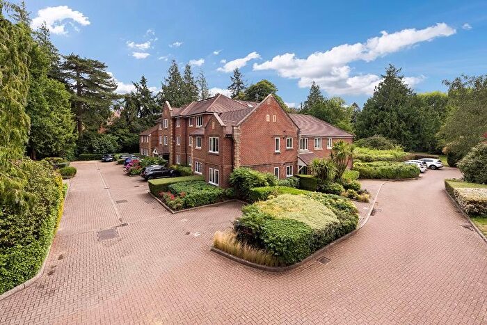 2 Bedroom Flat For Sale In Bed Bath Apartment, Bayhall Road, Tunbridge Wells, TN2