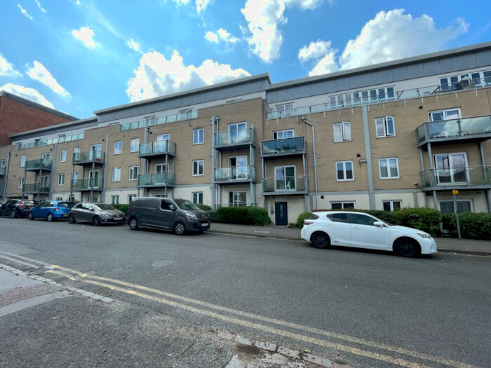 Flat To Rent In Brunel House, St. James Road, CM14