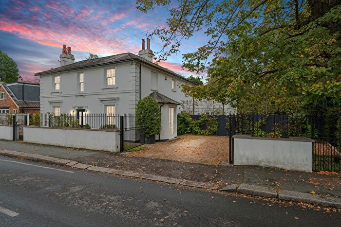 5 Bedroom Detached House To Rent In Bourneside Road, Addlestone, KT15