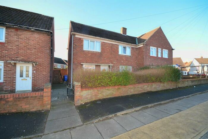 3 Bedroom Semi-Detached House To Rent In Campbell Road, Hylton Castle, SR5