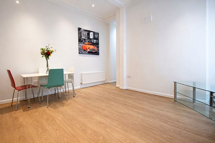 2 Bedroom Flat To Rent In Chichele Mansions, Chichele Road, Cricklewood, NW2