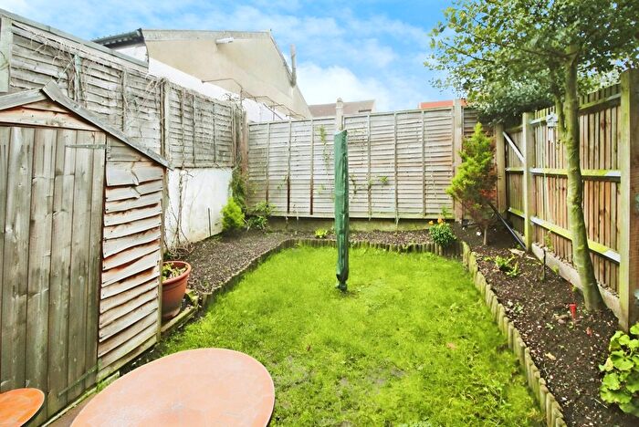 2 Bedroom Maisonette To Rent In Trinity Place, Bexleyheath, DA6