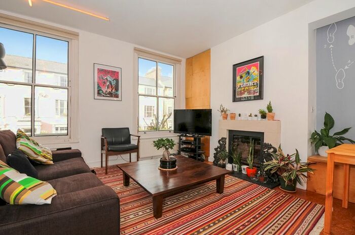 2 Bedroom Flat To Rent In Alexander Road, London N19