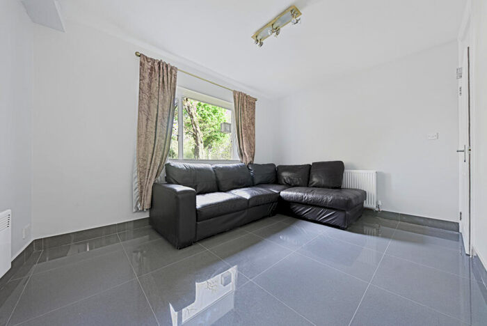 1 Bedroom Flat To Rent In Escuan Lodge, Aberdeen Park, N5