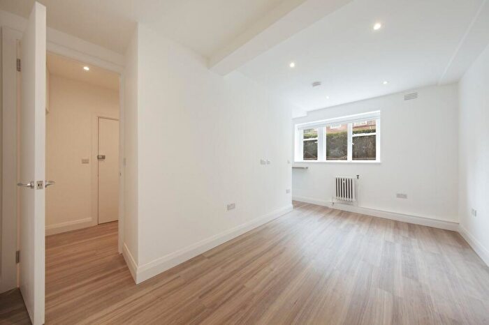Flat To Rent In Avenue Close, Avenue Road, NW8