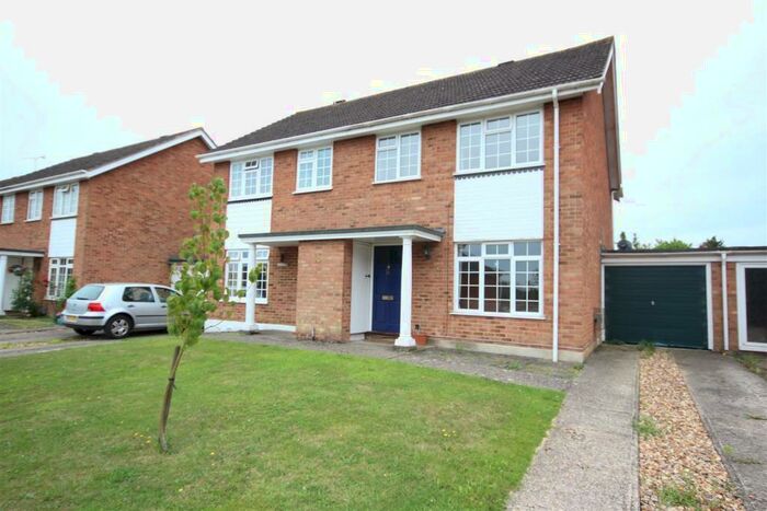 3 Bedroom Semi-Detached House To Rent In Hilltop Close, Guildford, GU3