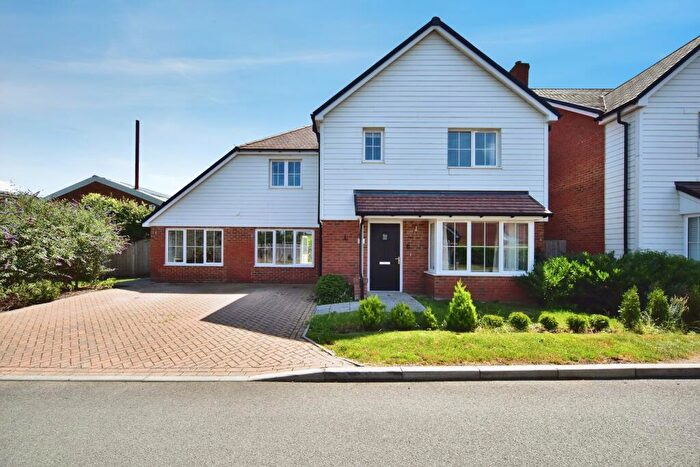 4 Bedroom Detached House For Sale In Collier Street, Maidstone, ME18