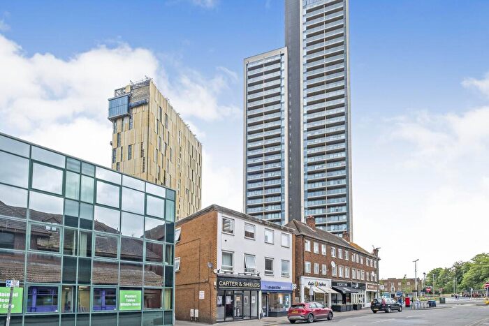 2 Bedroom Flat For Sale In Goldsworth Road, Woking, Surrey, GU21