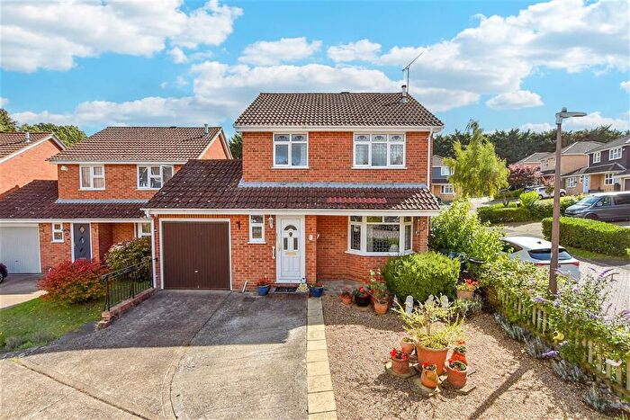 3 Bedroom Detached House For Sale In Fielding Drive, Poets Development, Larkfield, Kent, ME20