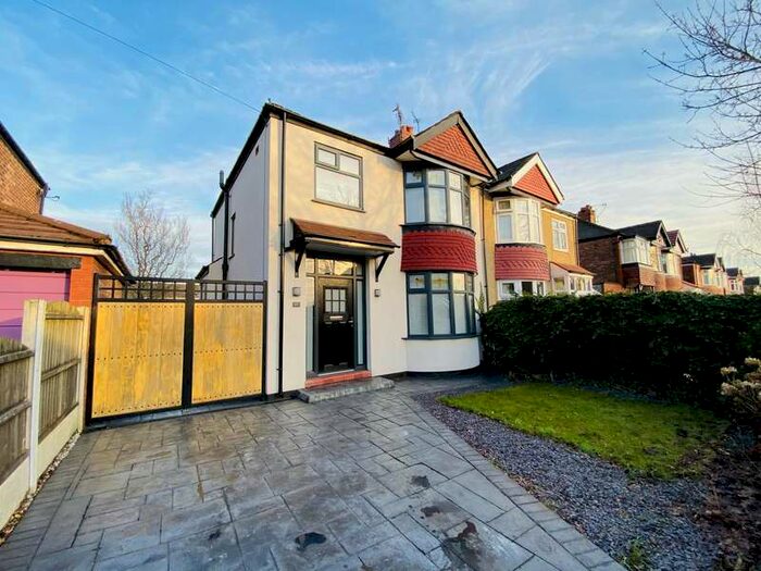 3 Bedroom Semi-Detached House To Rent In Hollymount Road, Offerton, Stockport, SK2