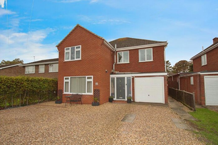 4 Bedroom Detached House For Sale In Hall Street, Crowland, PE6