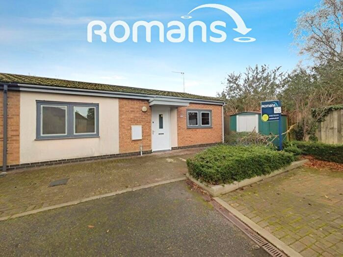 2 Bedroom Bungalow To Rent In Willow Crescent, Farnborough, GU14