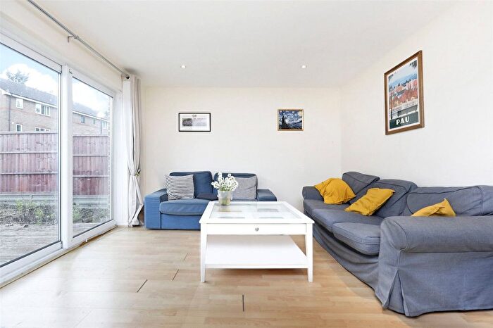 3 Bedroom Detached House To Rent In Ann Moss Way, Rotherhithe, SE16