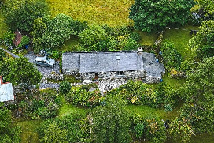 2 Bedroom Cottage For Sale In Garndolbenmaen, LL51