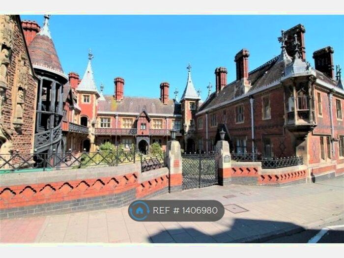 2 Bedroom Flat To Rent In The Three Kings Court, Bristol, BS1