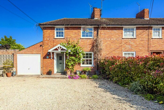 3 Bedroom End Of Terrace House To Rent In Station Road, Cholsey, OX10