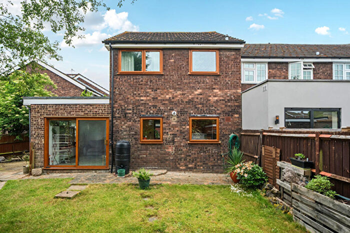 3 Bedroom End Of Terrace House For Sale In Queenswood Road, Sidcup, DA15