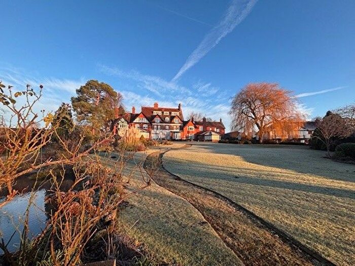 2 Bedroom Flat For Sale In Riverside House, Burcot, OX14