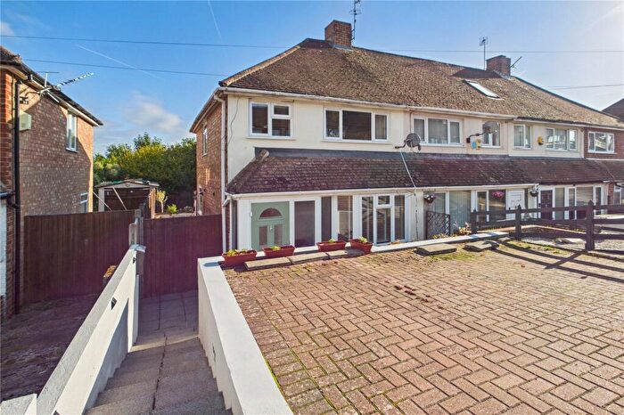 3 Bedroom End Of Terrace House For Sale In Thirlmere Avenue, Tilehurst, Reading, Berkshire, RG30