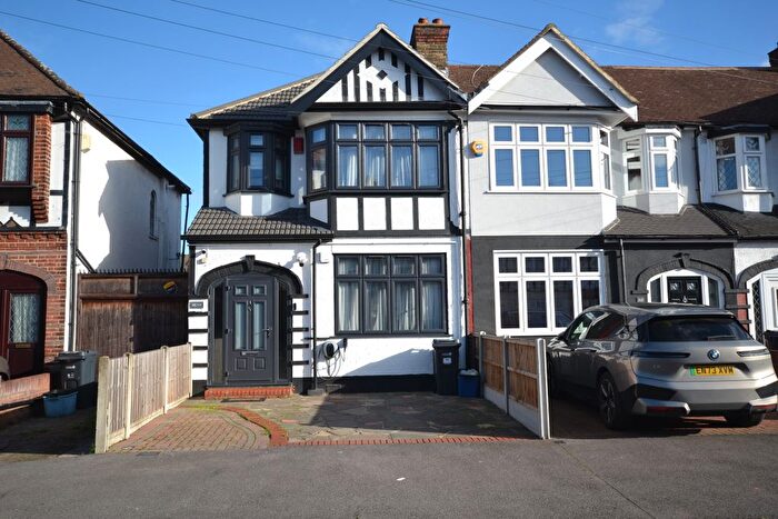 3 Bedroom Semi Detached House For Sale In Eccleston Crescent, Romford, RM6