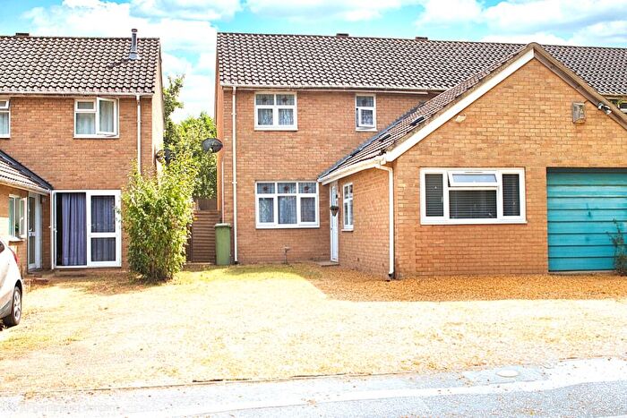 4 Bedroom Semi-Detached House To Rent In Byerly Place, Downs Barn, Milton Keynes, Buckinghamshire, MK14