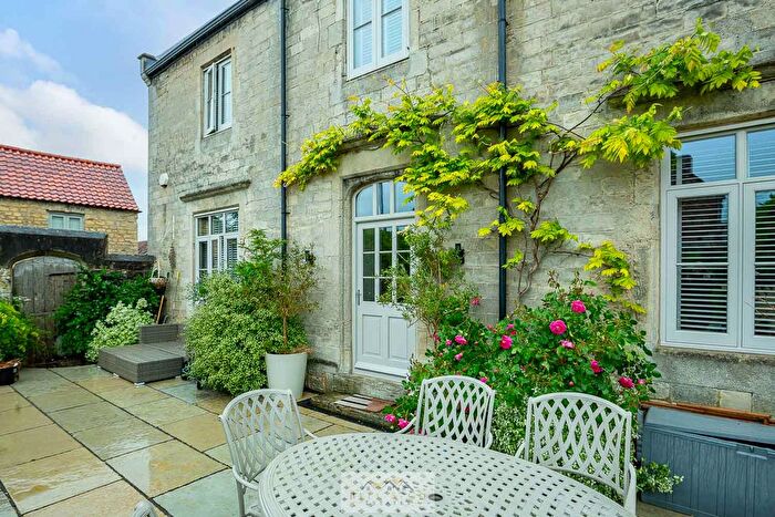 4 Bedroom Semi-Detached House For Sale In Turner Croft, Laughton-En-Le-Morthern, Sheffield, S25