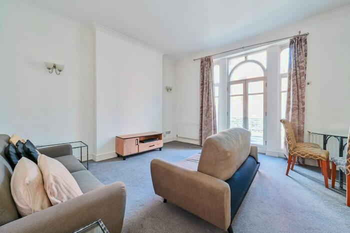 2 Bedroom Flat To Rent In Aldburgh Mews, Marylebone, London, W1U