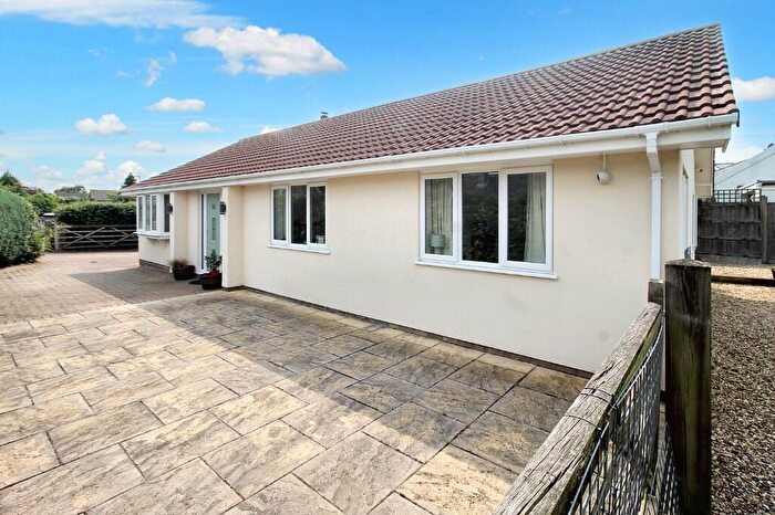 3 Bedroom Detached Bungalow For Sale In Grove Close, Holt, Norfolk, NR25